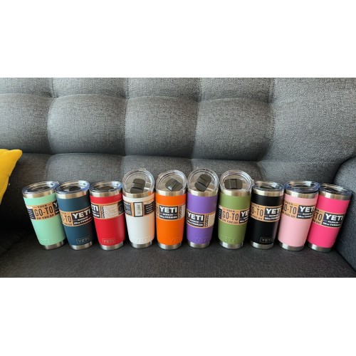 Termo YETI de varios colores 20 oz (tapa deslizante)