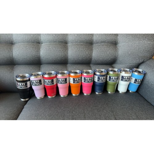 Termo YETI de varios colores 30 oz (tapa deslizante)